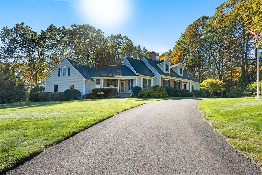 Backyard, Exterior, Facade, Farmhouse