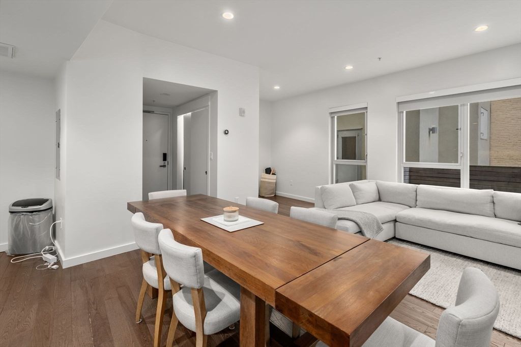 Dining room, Interior, Living room, Recessed Lighting, Wood Texture Flooring