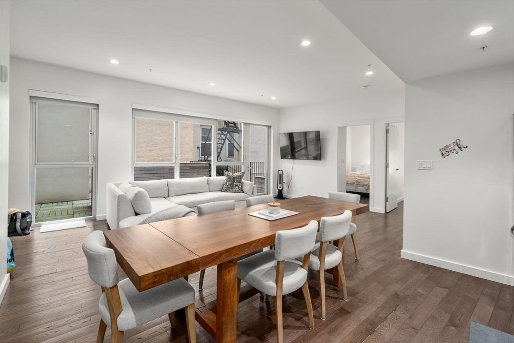 Dining room, Interior, Living room, Recessed Lighting, Wood Texture Flooring