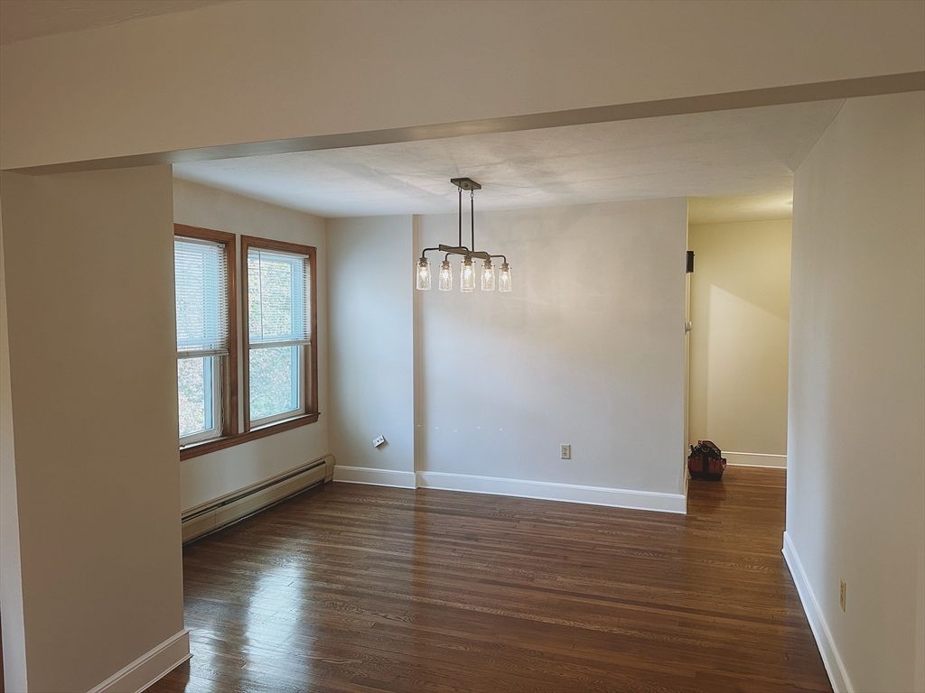 Empty room, Interior, Pendant Lights, Wood Texture Flooring