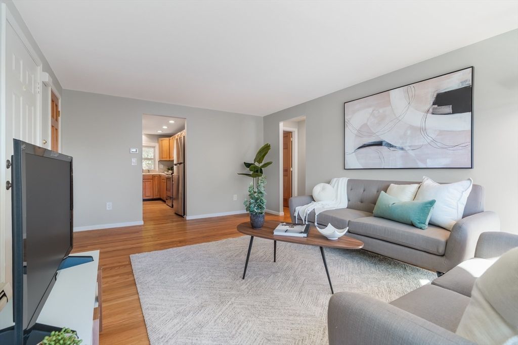 Interior, Kitchen, Living room, Recessed Lighting, Wood Texture Flooring