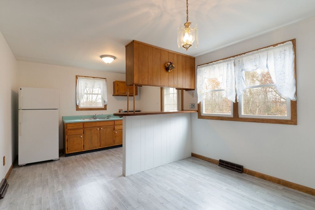 Interior, Kitchen, Pendant Lights, Wood Texture Flooring