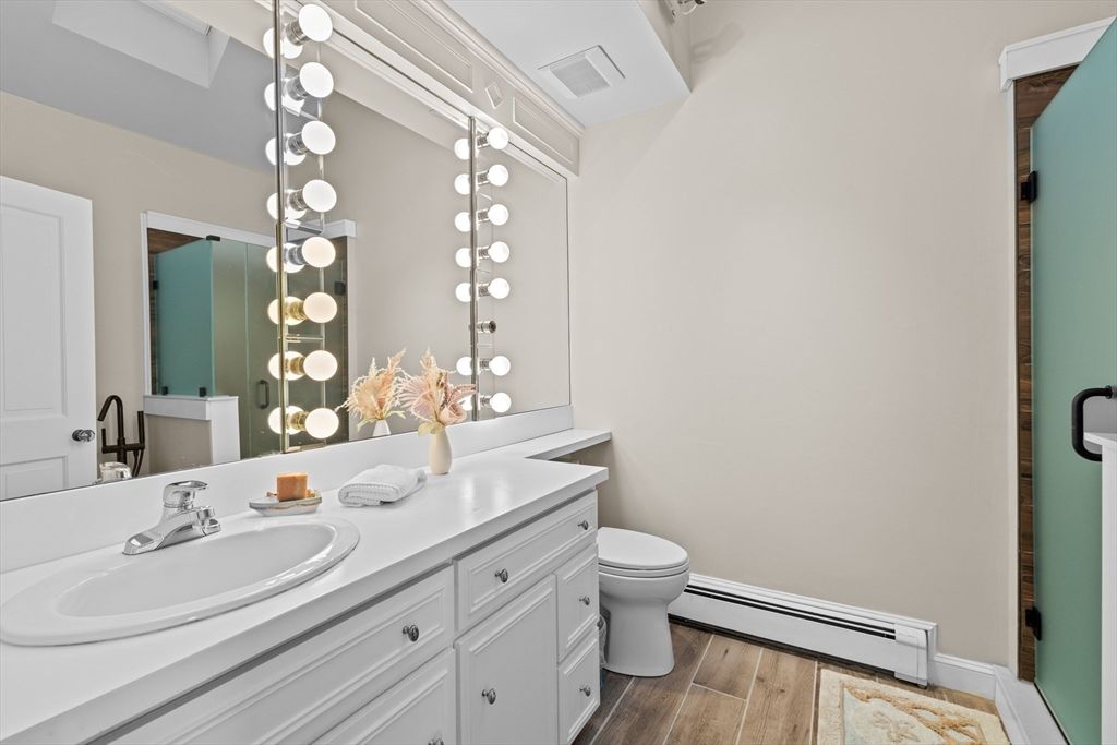 Bathroom, Dual Sink Vanities, Interior, Wood Texture Flooring