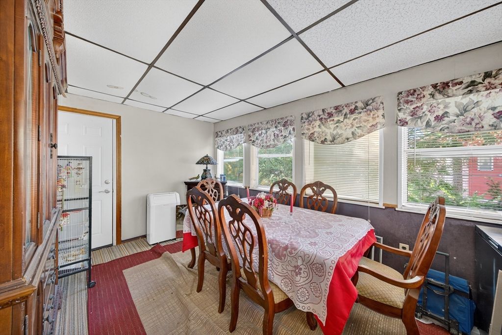 Dining room, Interior