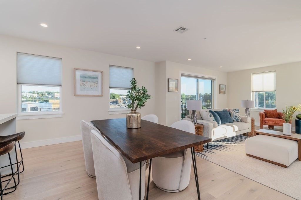 Dining room, Interior, Living room, Recessed Lighting, Wood Texture Flooring