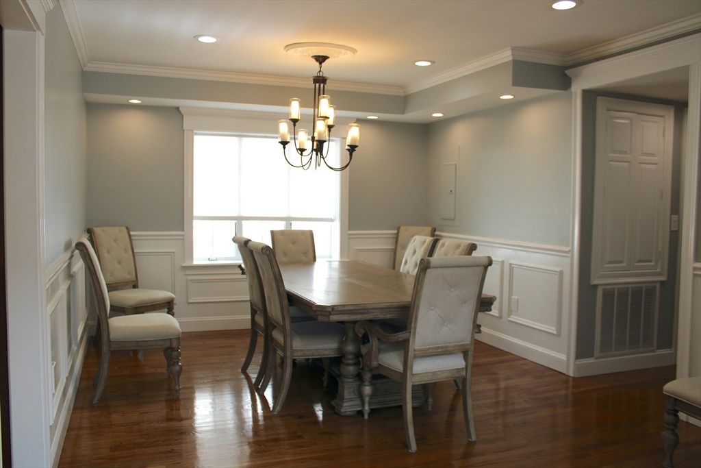 Chandelier, Dining room, Interior, Recessed Lighting, Wood Texture Flooring