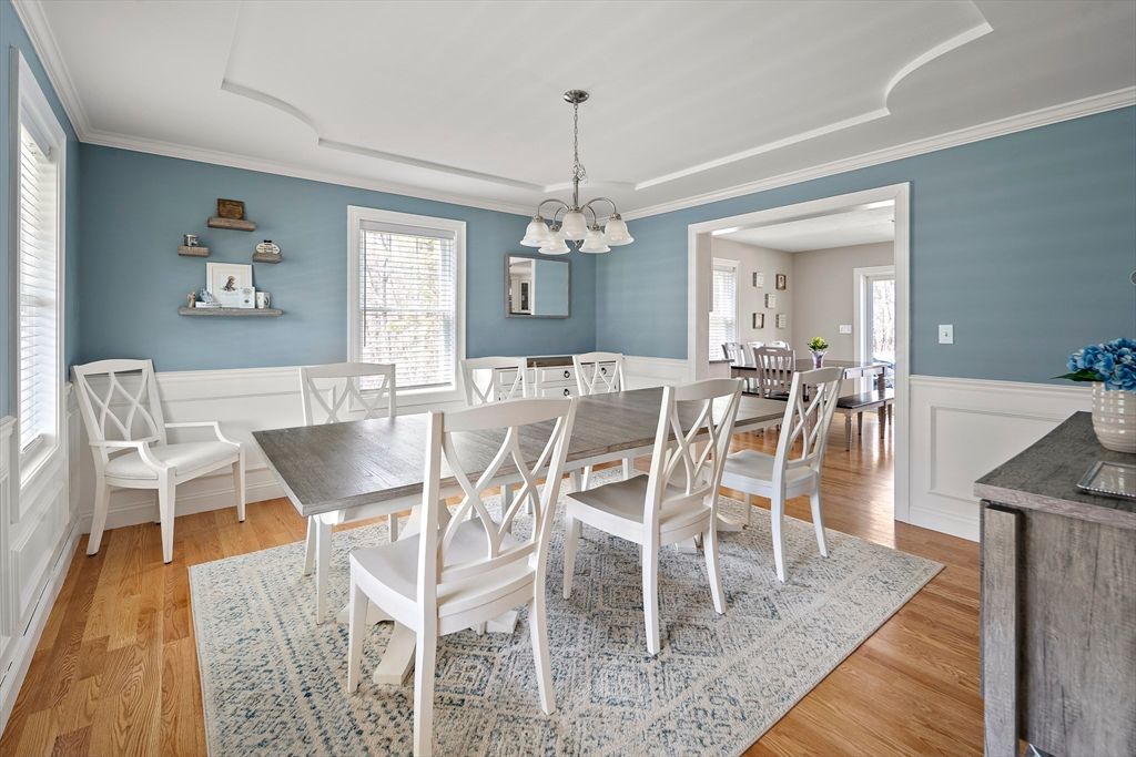 Chandelier, Dining room, Interior, Pendant Lights, Wood Texture Flooring