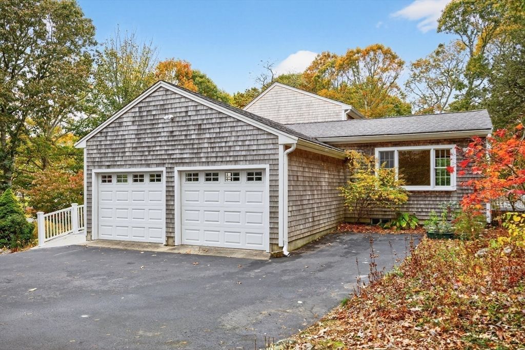 Detached Garage, Exterior