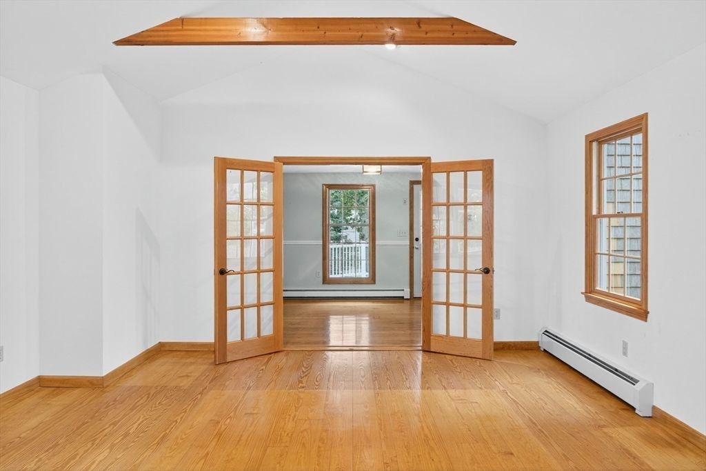 Empty room, Interior, Wooden Beams, Wood Texture Flooring