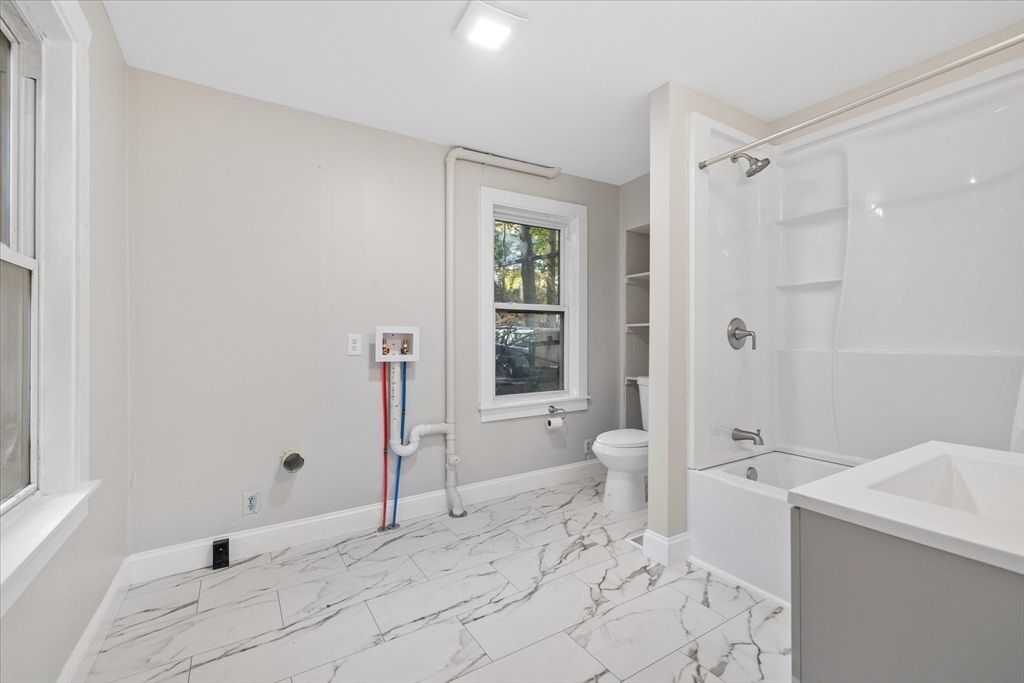 Bathroom, Interior, Marble, Recessed Lighting