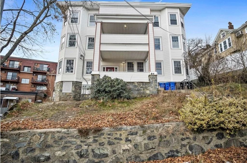 Exterior, Facade, Queen Anne Victorian