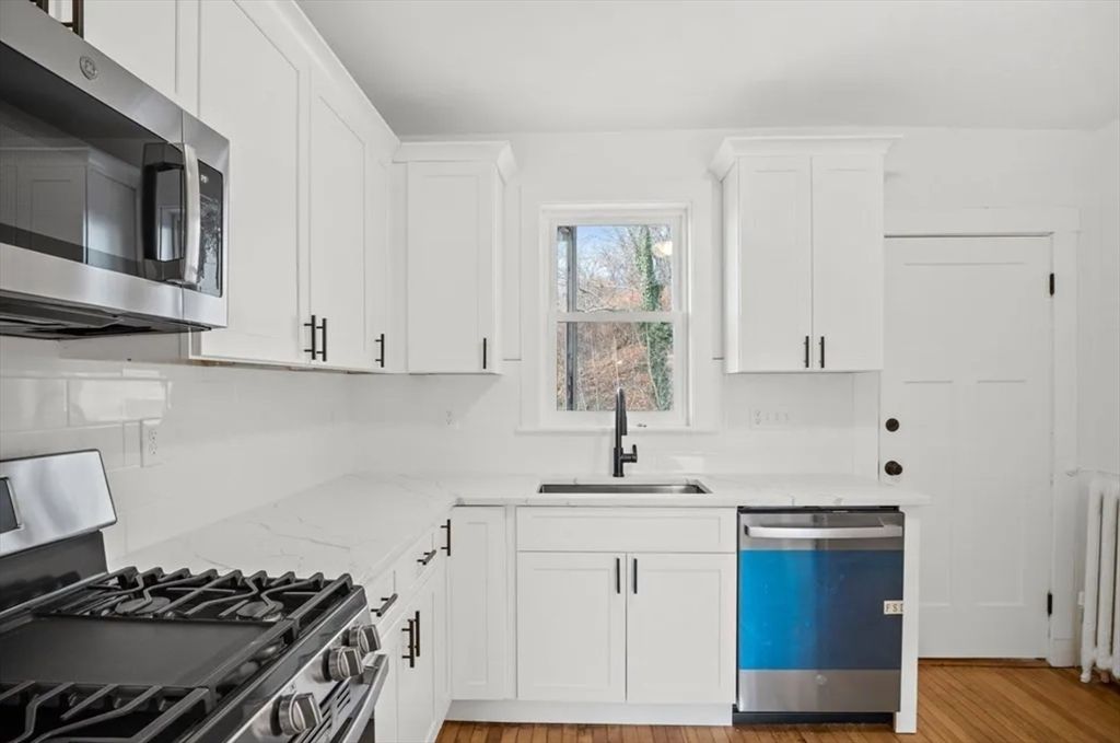 Interior, Kitchen, Stainless Steel Appliances, Wood Texture Flooring