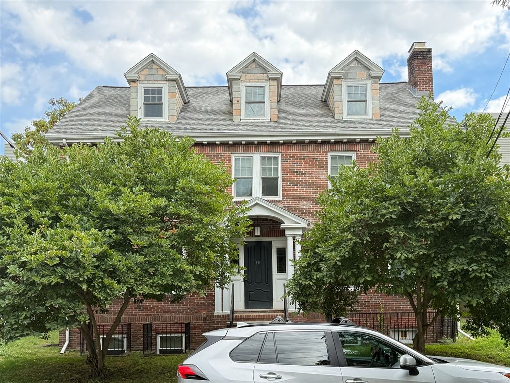 Exterior, Facade, Brick Facade, Georgian