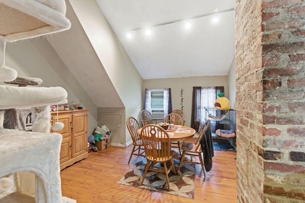Dining room, Interior, Recessed Lighting, Stone Walls, Wood Texture Flooring