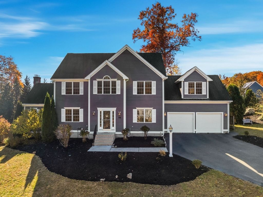 Attached, Exterior, Facade, Farmhouse