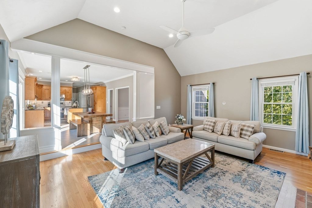 Interior, Kitchen, Living room, Pendant Lights, Recessed Lighting, Wood Texture Flooring