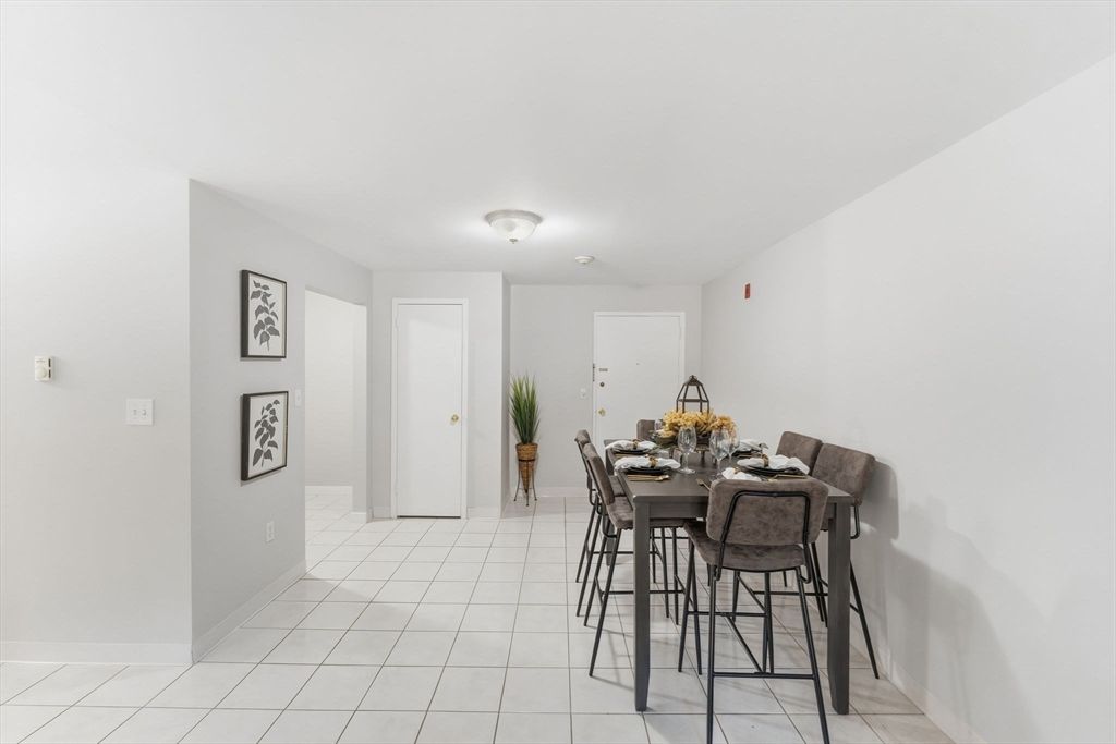 Dining room, Interior