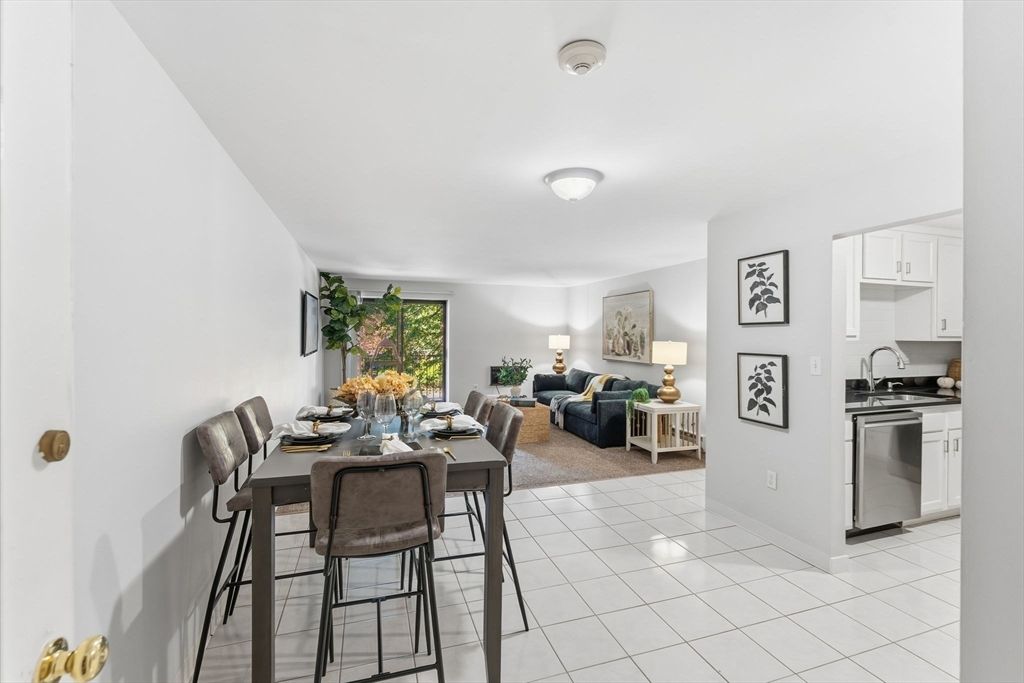 Dining room, Interior, Kitchen, Living room, Stainless Steel Appliances