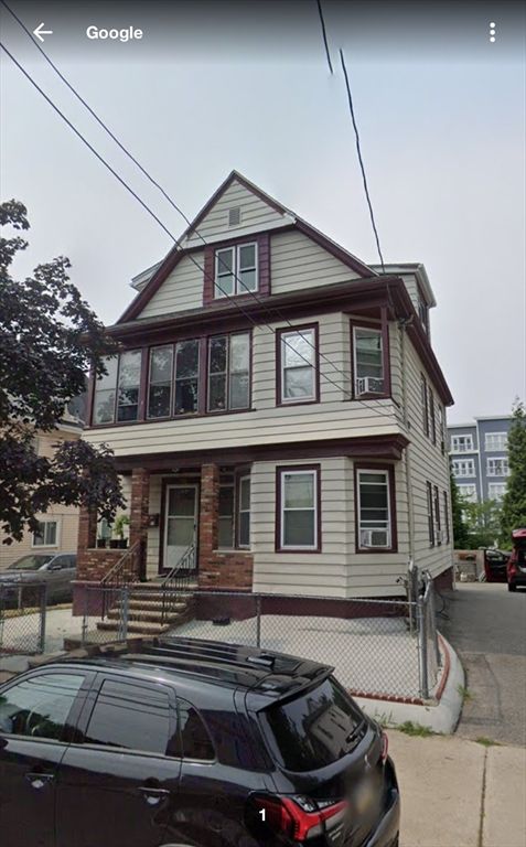 Exterior, Facade, Queen Anne Victorian