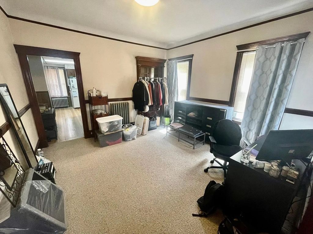 Home Office, Interior