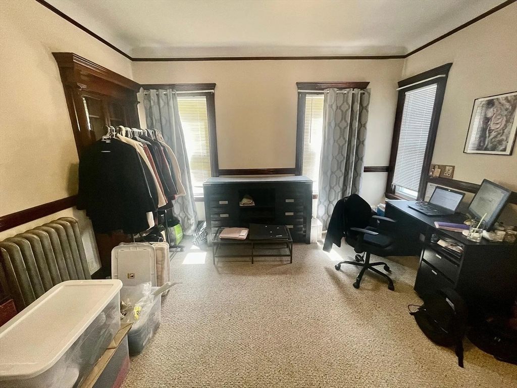 Home Office, Interior