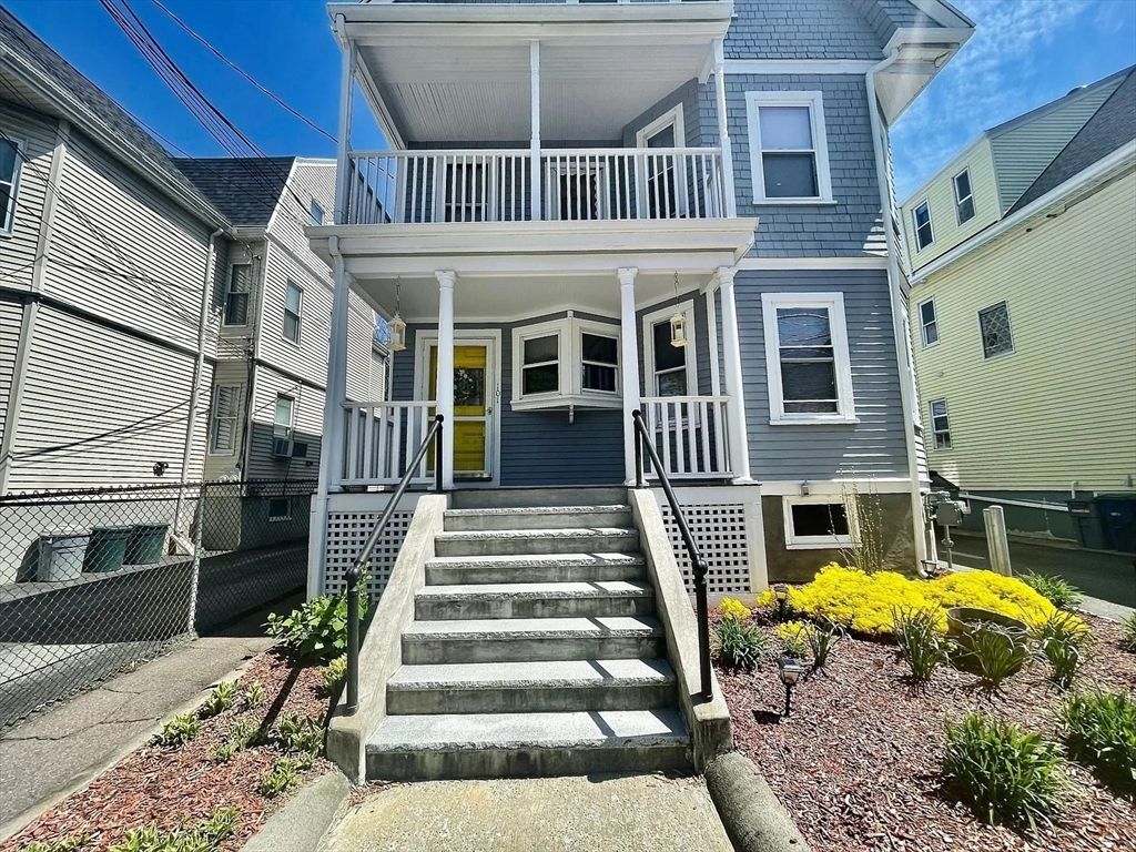 Exterior, Facade, Queen Anne Victorian