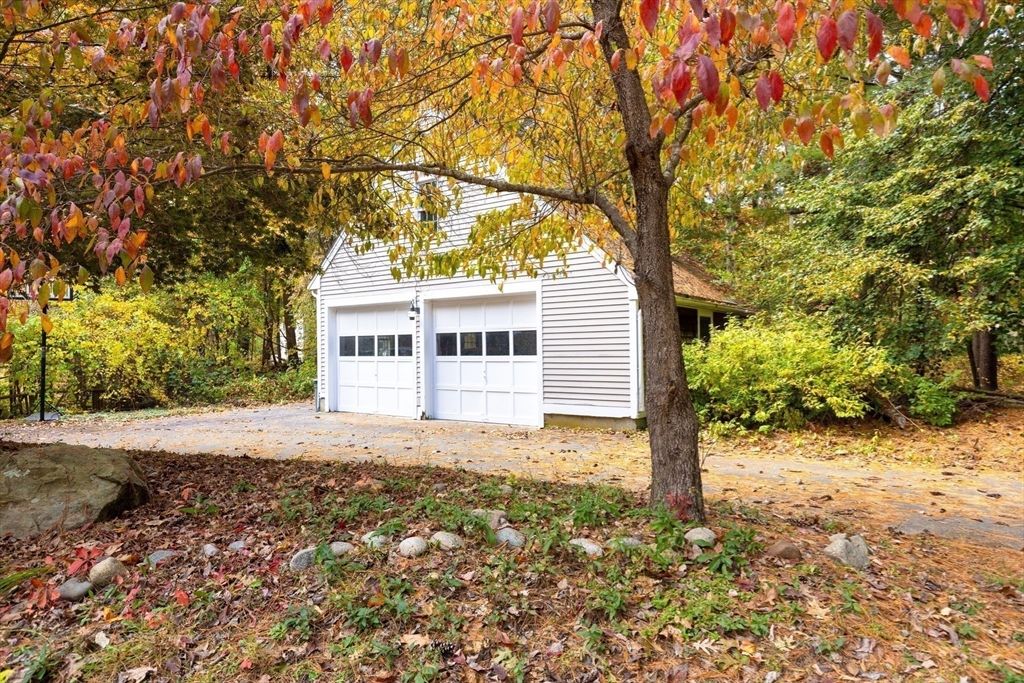 Detached Garage, Exterior