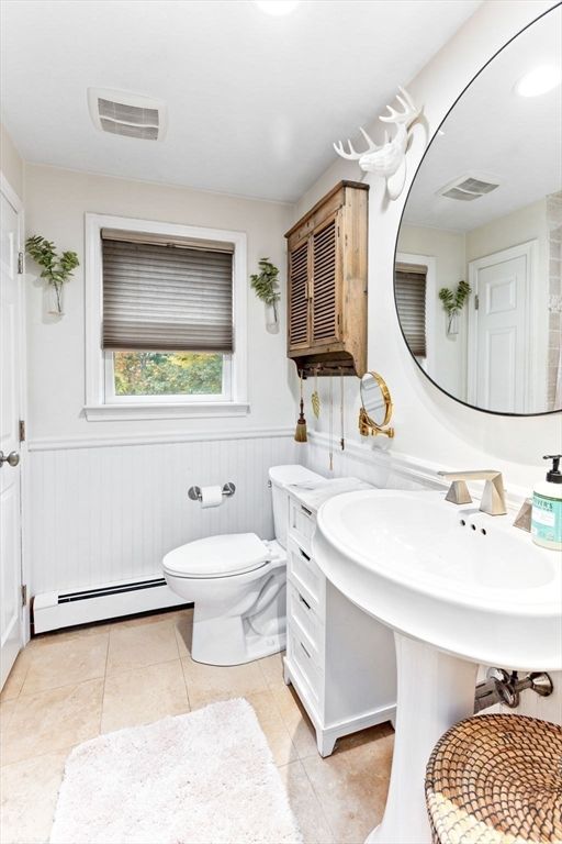 Bathroom, Interior, Recessed Lighting