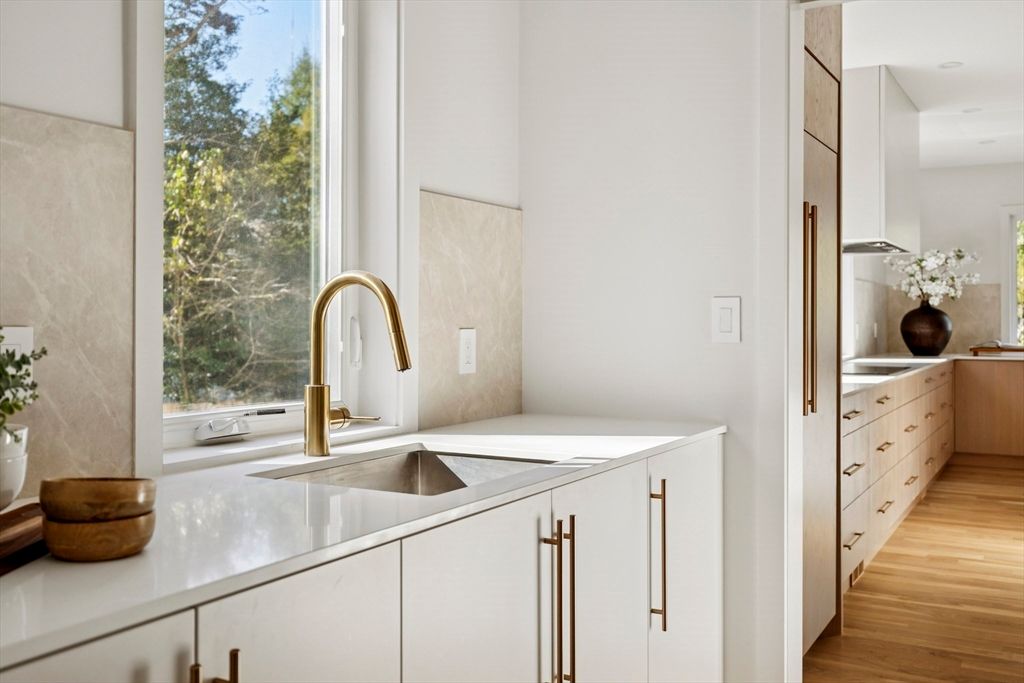 Interior, Washer, Wood Texture Flooring