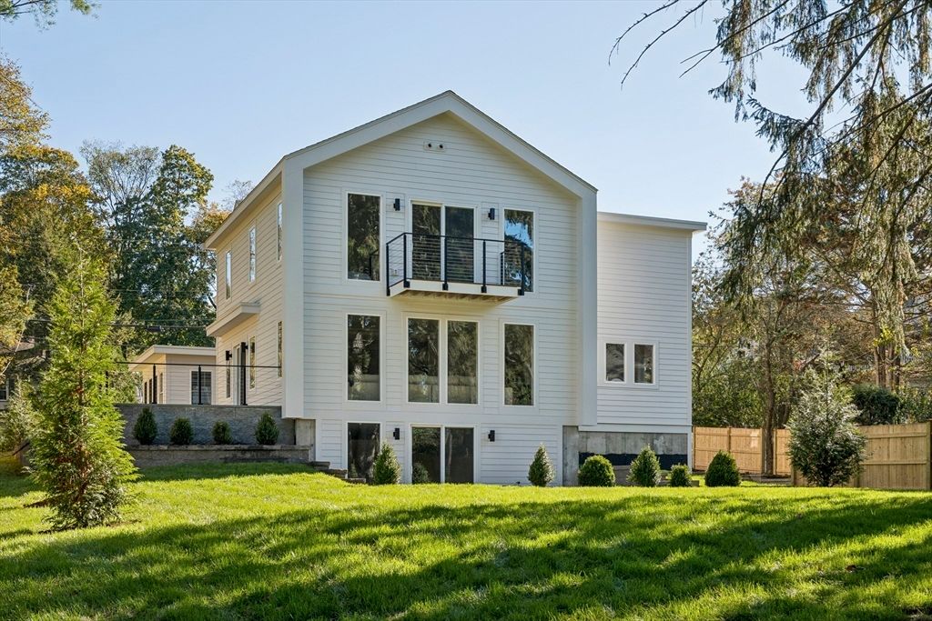 Backyard, Exterior, Facade, Farmhouse