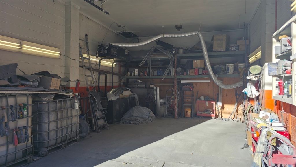 Garage, Interior