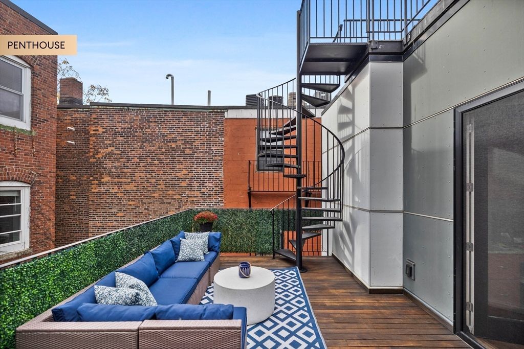 Exterior, Wood Texture Flooring