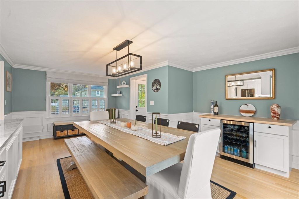 Dining room, Interior, Pendant Lights, Wood Texture Flooring
