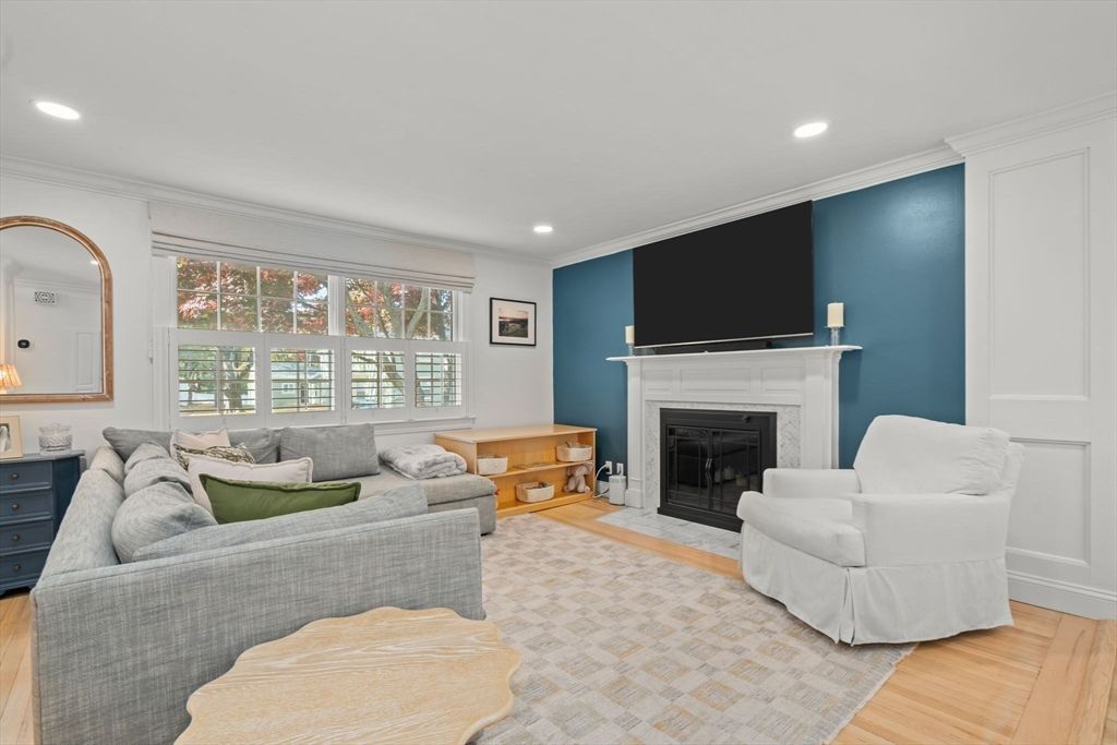 Fireplace, Interior, Living room, Recessed Lighting, Wood Texture Flooring