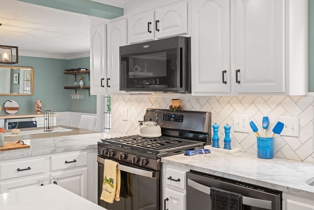 Interior, Kitchen, Stainless Steel Appliances