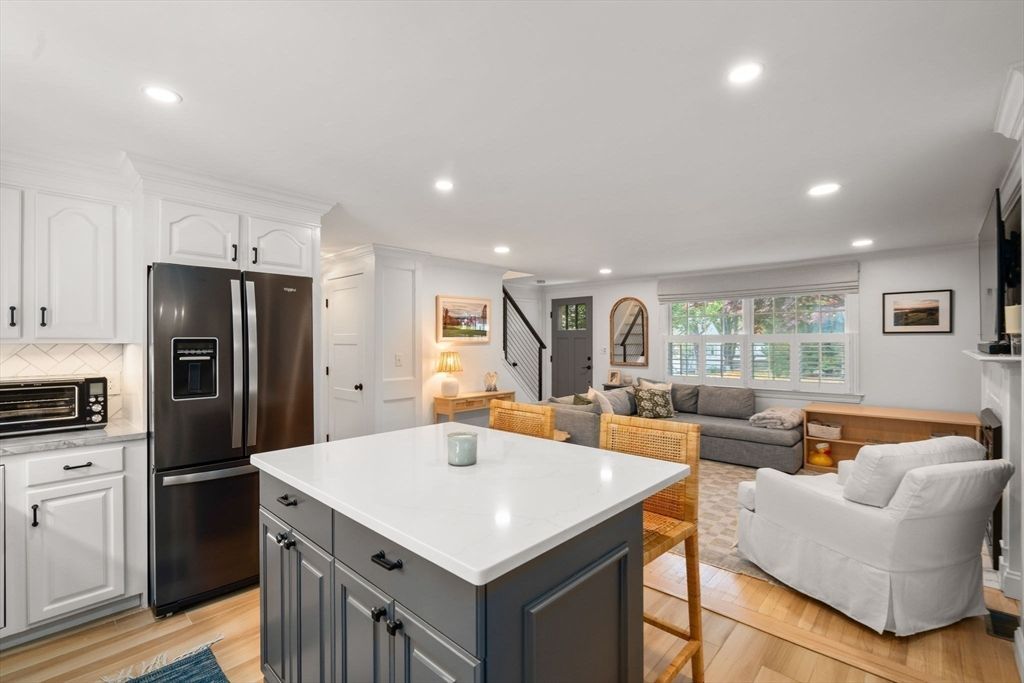 Interior, Kitchen, Living room, Recessed Lighting, Wood Texture Flooring