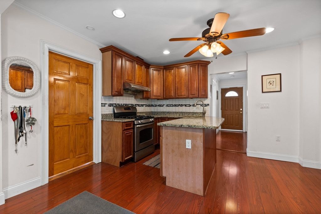 Interior, Kitchen, Recessed Lighting, Wood Texture Flooring