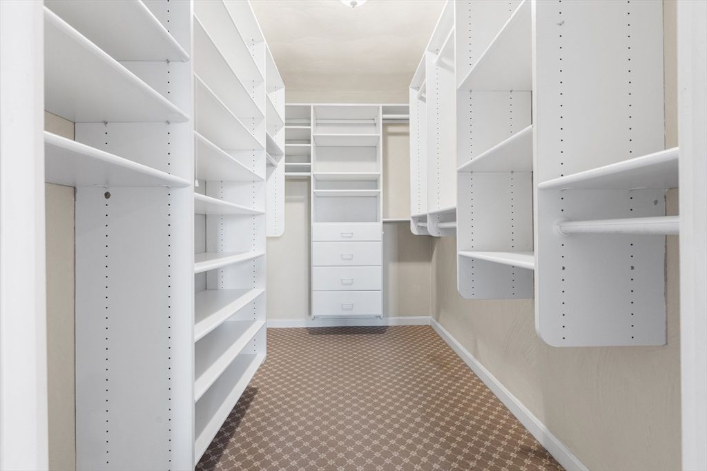 Interior, Walk-in Closets