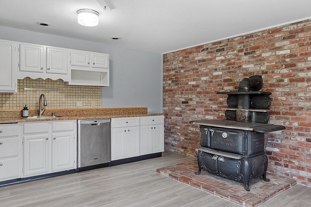 Interior, Kitchen, Stone Walls, Wood Texture Flooring