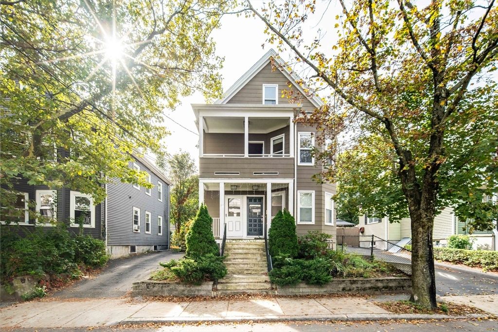 Exterior, Facade, Queen Anne Victorian