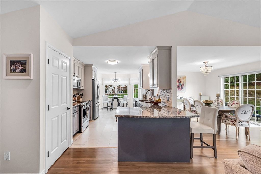 Chandelier, Dining room, Interior, Kitchen, Wood Texture Flooring