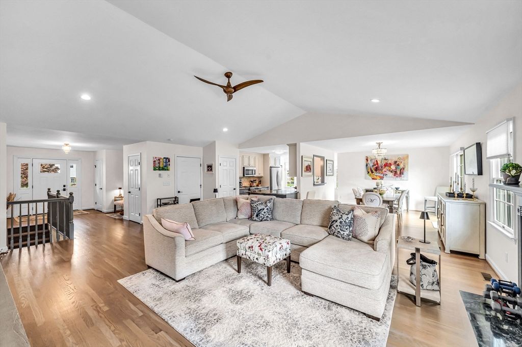 Chandelier, Dining room, Interior, Kitchen, Living room, Recessed Lighting, Wood Texture Flooring