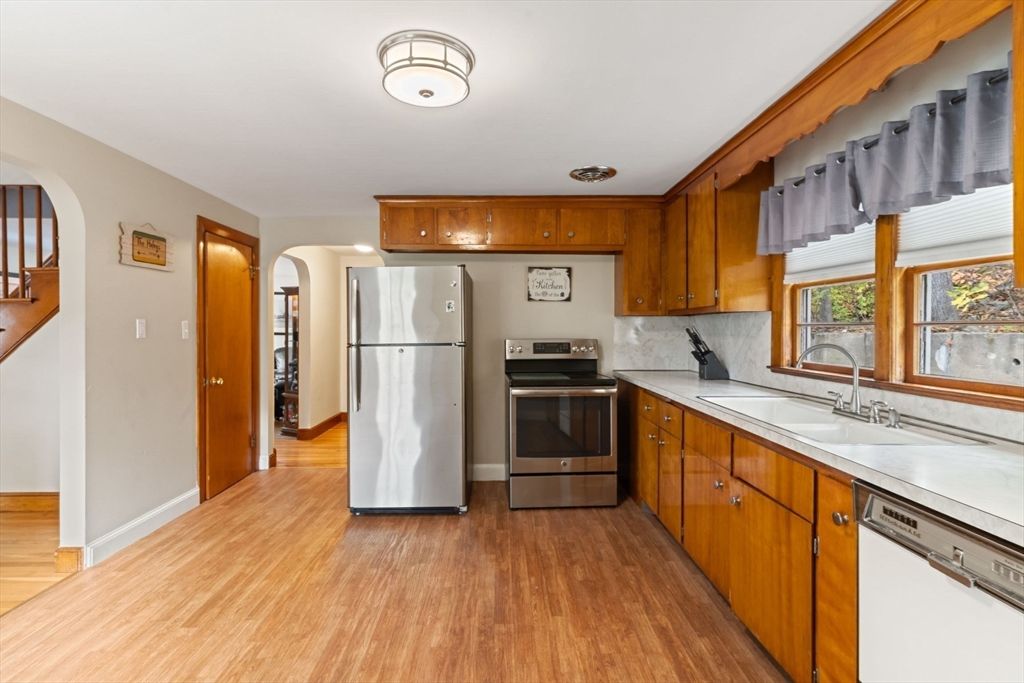 Interior, Kitchen, Stainless Steel Appliances, Wood Texture Flooring