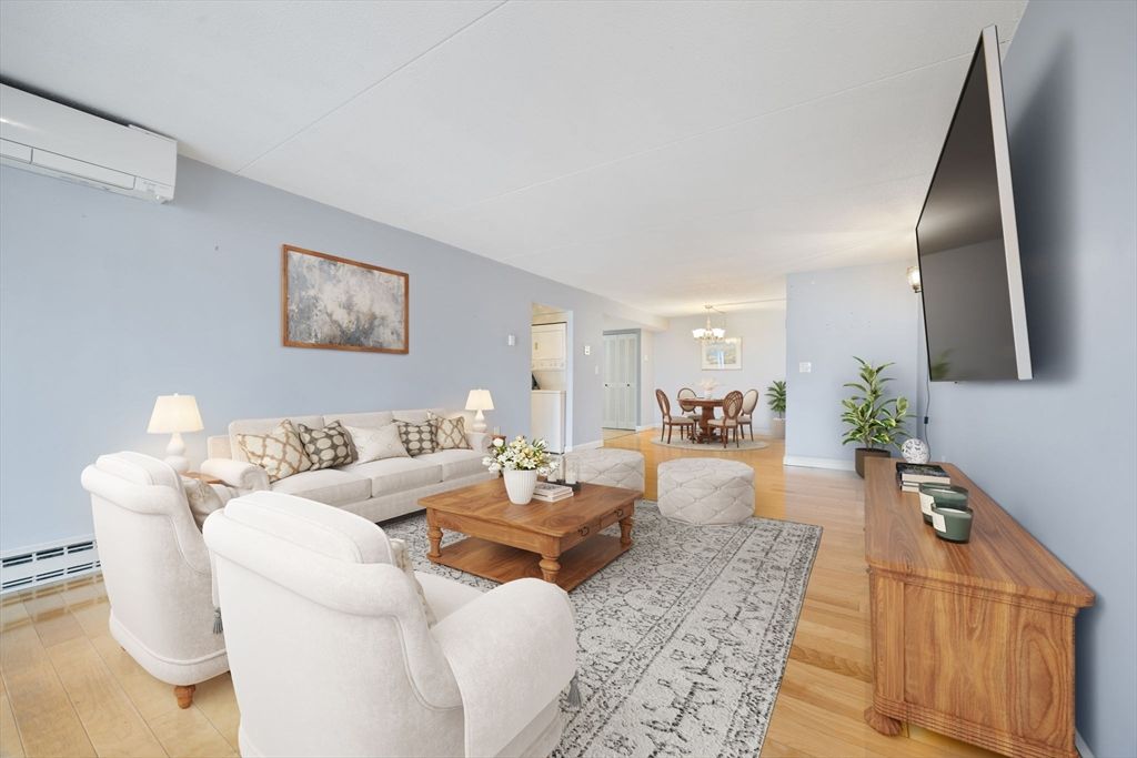 Chandelier, Dining room, Interior, Living room, Wood Texture Flooring