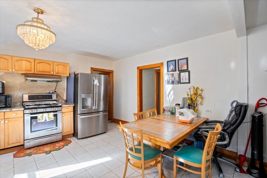 Chandelier, Dining room, Interior, Kitchen, Stainless Steel Appliances