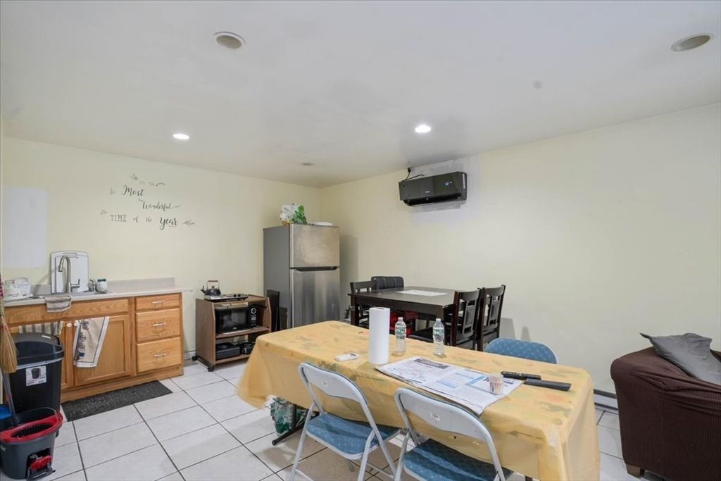 Dining room, Interior, Kitchen, Recessed Lighting