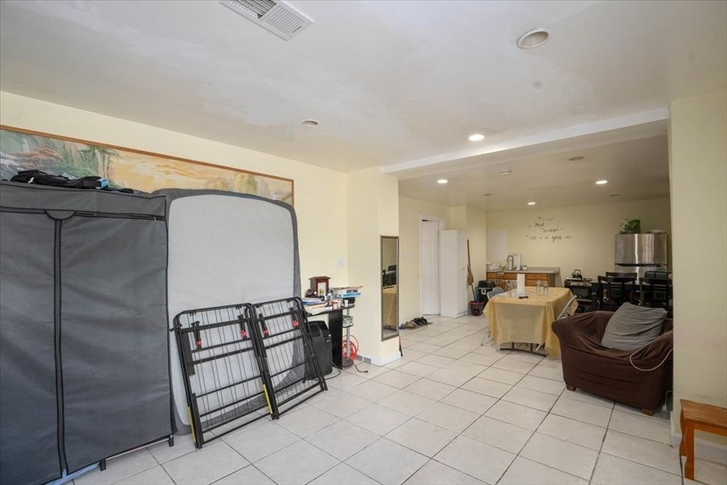 Dining room, Interior, Recessed Lighting