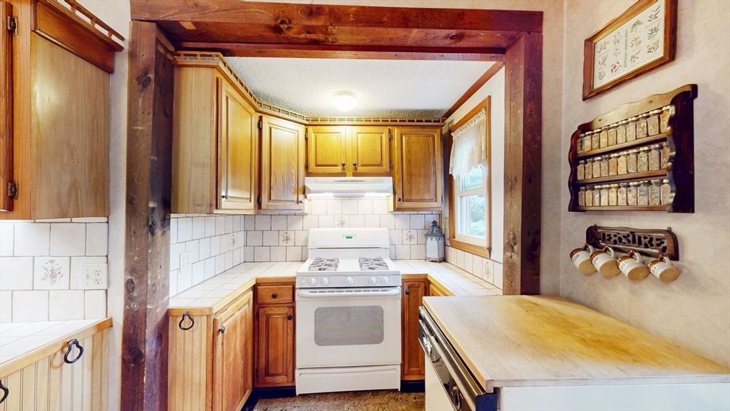 Interior, Kitchen, Tile Countertops