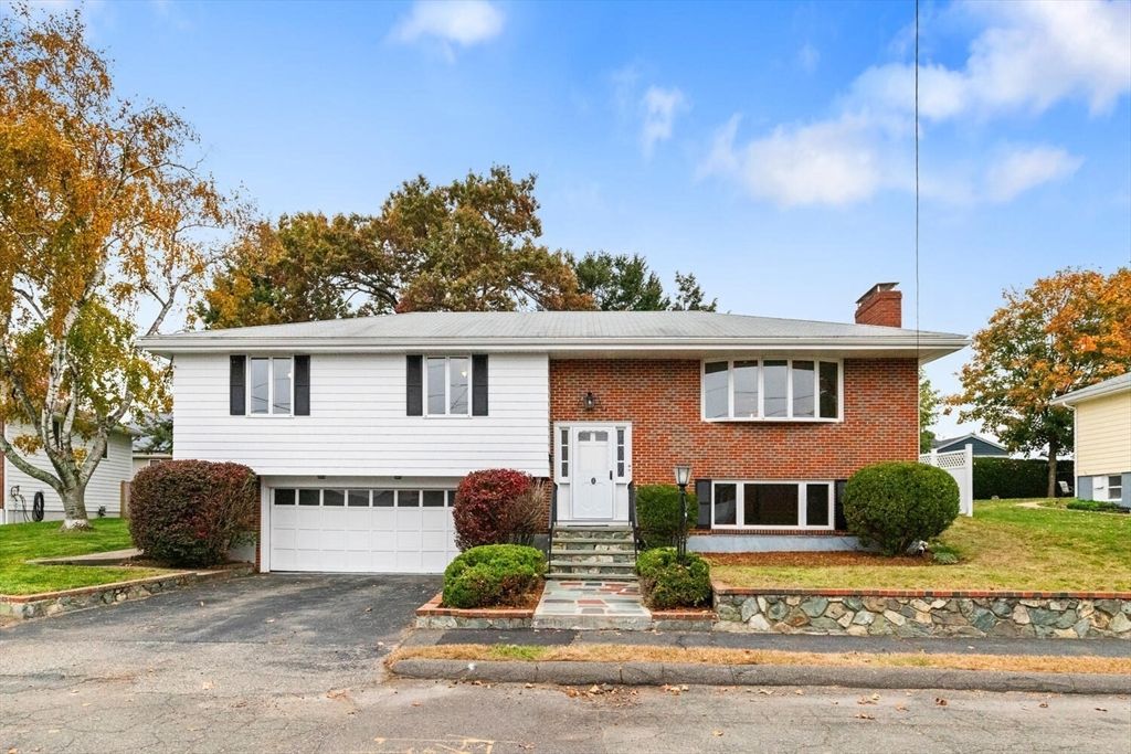 Attached, Exterior, Facade, Brick Facade, Raised Ranch