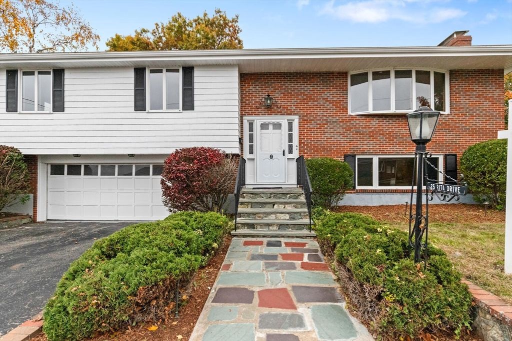 Attached, Exterior, Facade, Brick Facade, Raised Ranch